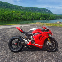 V4R82