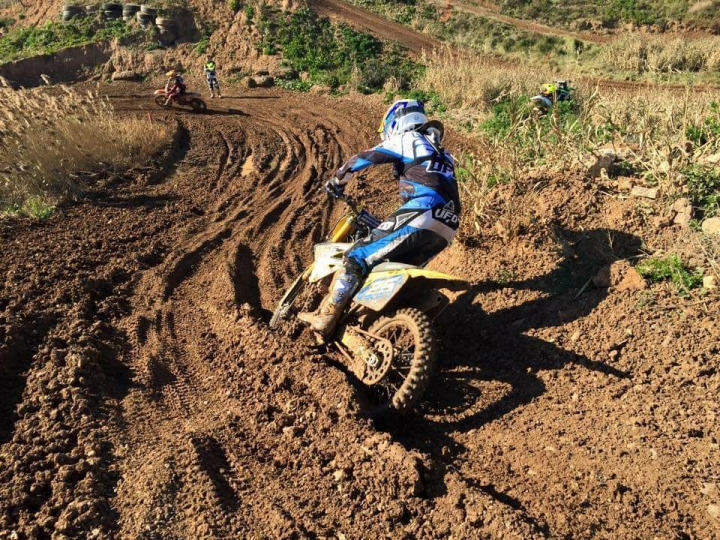 Let's enjoy this sunny day off-road
