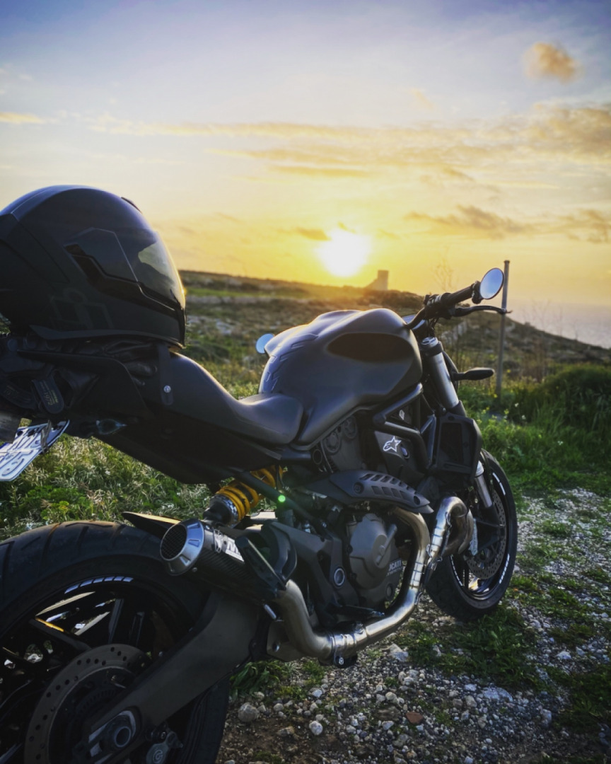 Quick sunset ride with the new lid ?? ??