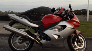 Triumph TT600 - Red and Silver