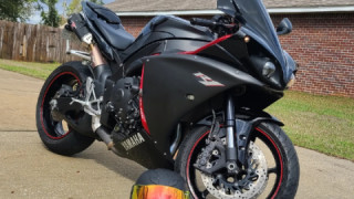 Yamaha YZF R1