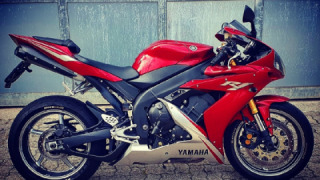 Yamaha YZF R1