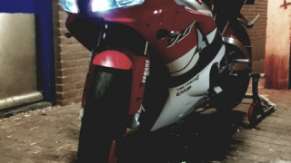 Yamaha YZF R1
