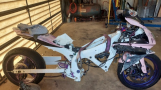 Suzuki GSXR 600 - Supergirl
