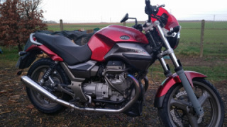 Moto Guzzi Breva  750 - Madame GUZZI