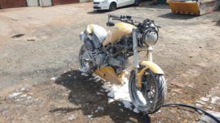 Ducati Monster 600 - Pretty