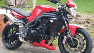 Triumph Speed Triple 1050 - Speedie