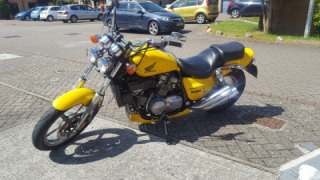 Honda VF 750C Magna - Bumblebee