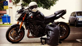 Yamaha FZ750