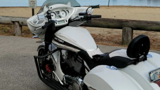 Victory Magnum - White lighting