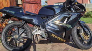 Honda VFR 400 - Black devil