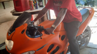 Suzuki GSX 600 Katana - Shirley