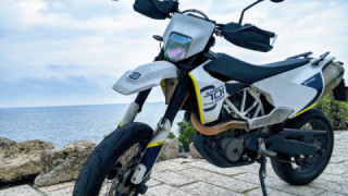 Husqvarna 701 Supermoto - Kira