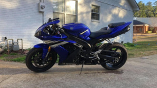 Yamaha YZF R1