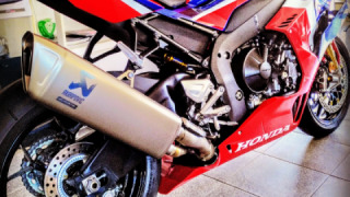 Honda CBR 1000RR - Fireblade