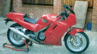 Yamaha FZ750