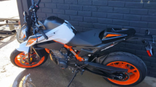 KTM Duke 890
