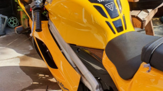 Triumph Daytona 995i - Kylie