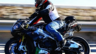 Aprilia Tuono V4R