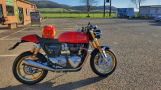 Triumph Thruxton 1200 - Red Fury