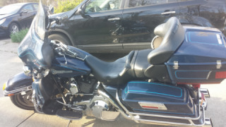 Harley-Davidson CVO Ultra Classic Electra Glide - Big blue
