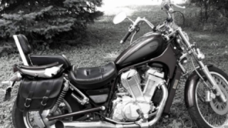 Suzuki VS 800 Intruder - Pos