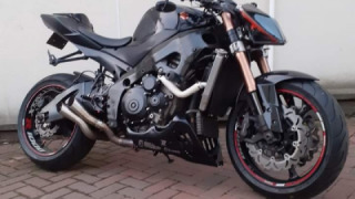 Suzuki GSXS 1000 - The black dahlia