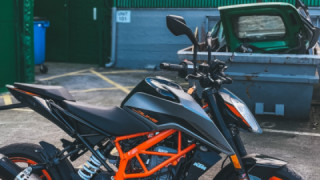 KTM Duke 390 - Naranja mecánica