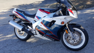 Yamaha FZR 1000 - Millie