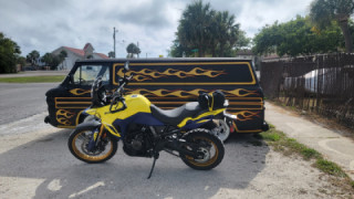 Suzuki DR 800