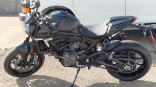 Ducati Monster 900