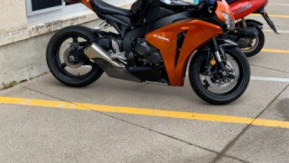 Honda CBR 1000RR - She’s Slow