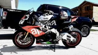 Aprilia RSV4 - RF