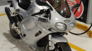 Triumph Daytona 995i - Triumph