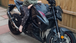 Suzuki GSXS 750 - beaut