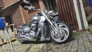 Suzuki Boulevard M109R - Monster