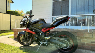 Triumph Street Triple 675 R - Gwen