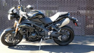 Triumph Speed Triple 1050 - Black beast