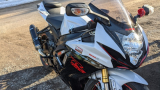 Suzuki GSXR 750 - James