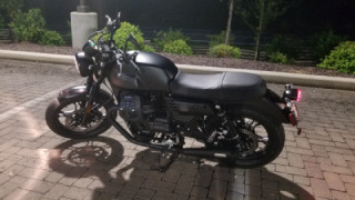 Moto Guzzi V7 - Big Black Cafe Racer