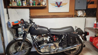 Norton Commando - Betty