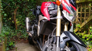 Suzuki GSR 750