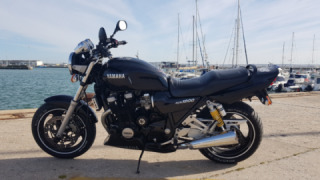 Yamaha XJR 1200 - Negrinha