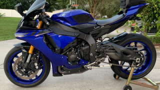 Yamaha YZF R1