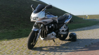 Yamaha FZS 600 Fazer - Silver bullet