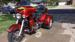 Harley-Davidson Tri Glide Ultra Classic - Ruby