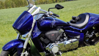 Suzuki Boulevard C109R