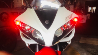 Yamaha YZF R1