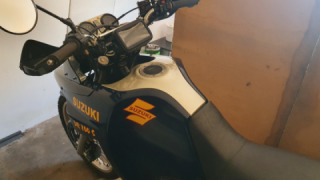 Suzuki DR 800