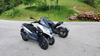 Vespa GTS 300 SUPER - Piaggio MP3 300 HPE